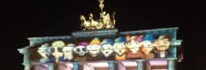 Brandenburger Tor beleuchtet - dankbar für Schönheit 